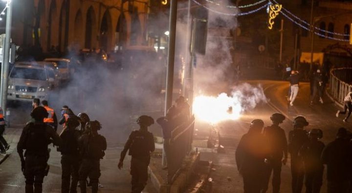 إصابات بالاختناق خلال اقتحام قوات الاحتلال المنطقة الجنوبية في الخليل