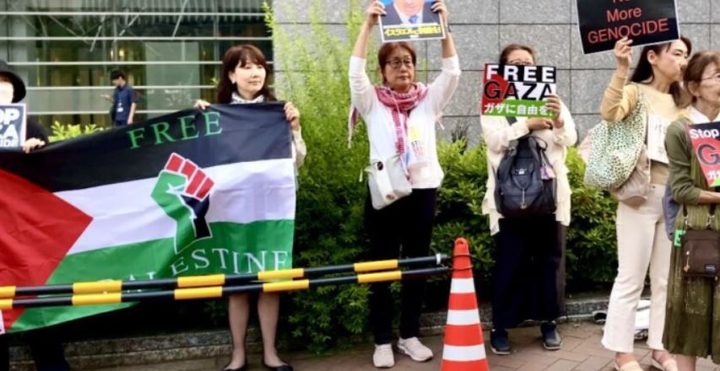 طوكيو: مئات اليابانيين يحتجون أمام السفارة الأمريكية تضامنا مع فلسطين