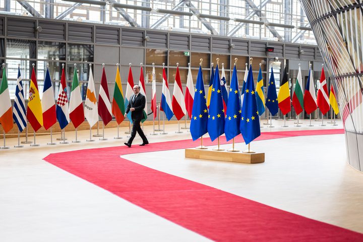 وزراء خارجية الاتحاد الأوروبي يبحثون احتمال فرض عقوبات على إسرائيل