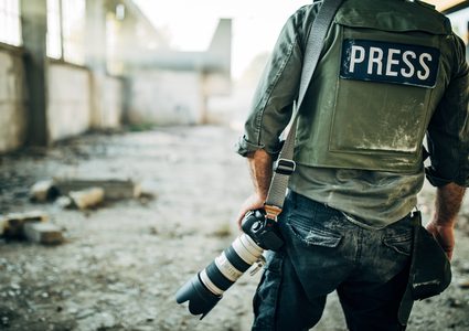 ملف: الإعلام.. حرب على الكلمة والصورة