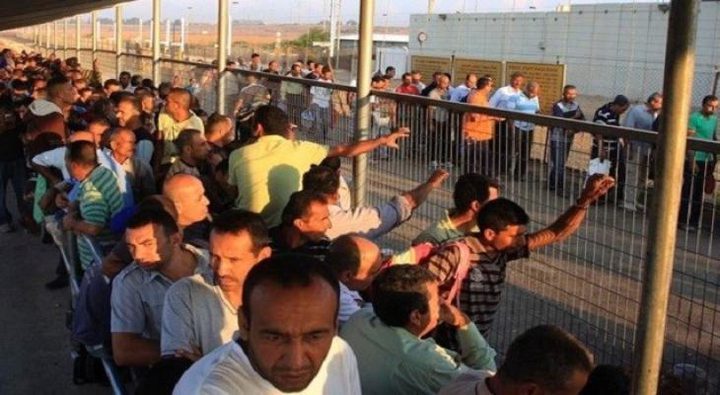 في ظل غياب الحكومة والنقابات- العمال ينتظرون قرارا اسرائيليا للعمل من جديد