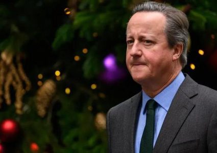 وزير الخارجية البريطاني يعرب عن قلقه من فرض إسرائيل قيود مالية على السلطة