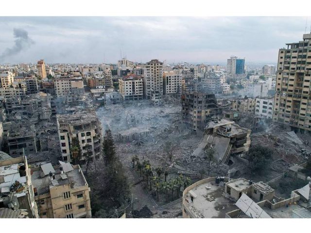 "الأونروا" تحذر من اكتظاظ مخيمات النازحين في غزة في ظل نقص اللقاحات والأدوية