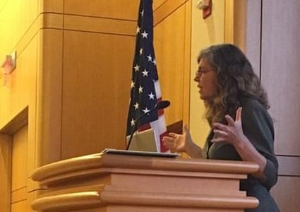 مسؤولة أميركية: تقرير حرب غزة "مخالف للحقيقة" وعجّل استقالتي