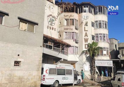 مستشفى العودة يباشر باستقبال المرضى والجرحى بعد انسحاب قوات الاحتلال من محيطه