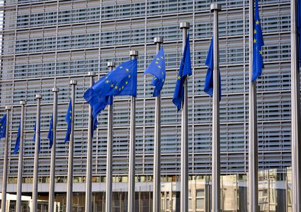 المفوضية الأوروبية تستعد لصرف 25 مليون يورو للسلطة و 16 مليون يورو للأونروا