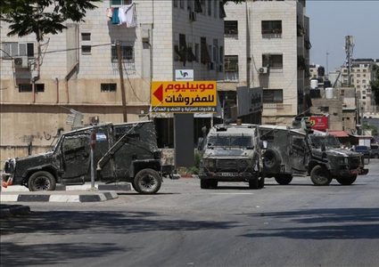 ثلاث إصابات برصاص الاحتلال وهدم جزء من منشأة تجارية في مخيم بلاطة