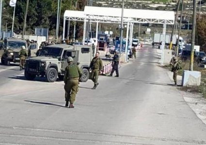 الاحتلال ينصب حاجزًا عسكريًا عند مدخل عين سينيا شمال رام الله