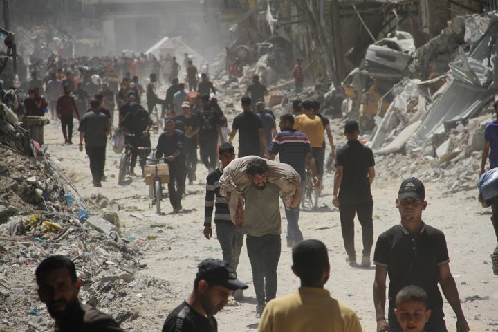 الدفاع المدني بغزة : انتشال جثامين 50 شهيدا من مخيم جباليا