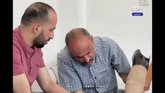 خسر قدمه.. معاناة الأسير مصعب عواد بسبب الإهمال الطبي في سجون الاحتلال