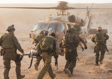 الإعلام العبري: إصابة 9 جنود في انفجار ذخائر بقاعدة للجيش في الجنوب