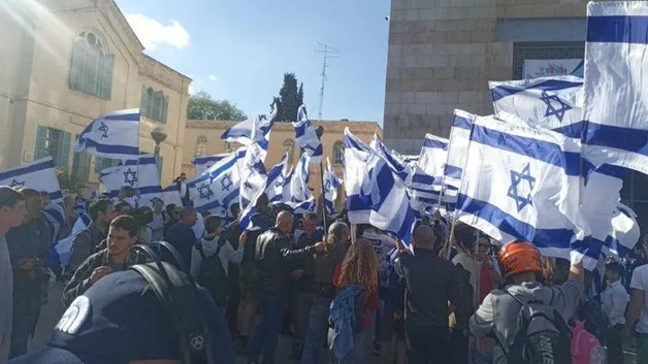 الأردن يدين مسيرة الأعلام واقتحام وزير إسرائيلي وأعضاء بالكنيست للمسجد الأقصى