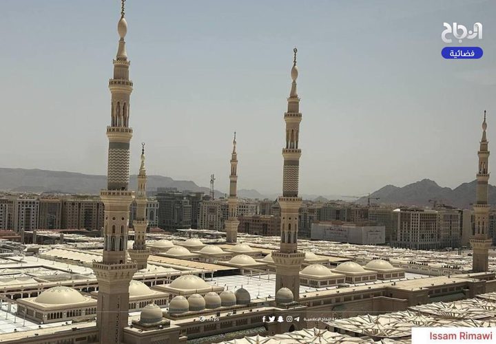 الحجاج في المدينة المنورة يستعدون لأداء مناسك الحج