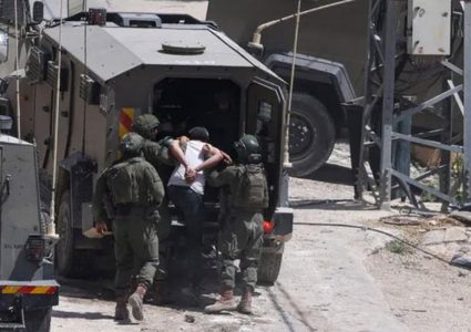 الاحتلال يعتقل ثلاثة مواطنين من بلدة سلواد شرق رام الله