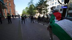 طلاب في مدينة لاهاي الهولندية يتظاهرون لمطالبة الجامعات بقطع العلاقات مع الاحتلال