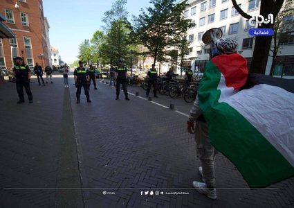 طلاب في مدينة لاهاي الهولندية يتظاهرون لمطالبة الجامعات بقطع العلاقات مع الاحتلال