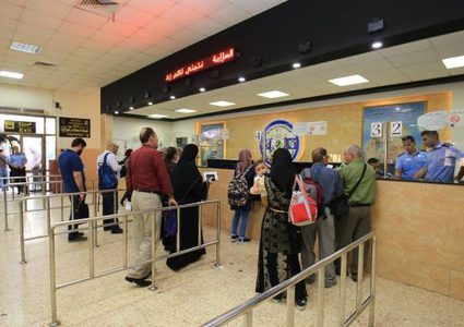 "المعابر": تعديل ساعات عمل معبر الكرامة بعد غد الثلاثاء