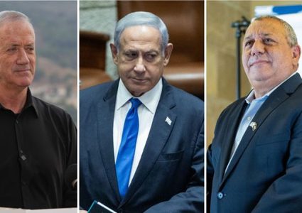 نتنياهو.. من "متطرف" إلى "ليبرالي" بعد انسحاب غانتس وآيزنكوت من مجلس الحرب