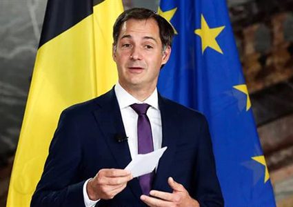 رئيس الوزراء البلجيكي يقدم استقالته