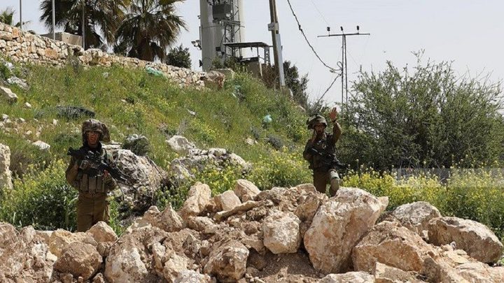 الاحتلال يقتحم كفر نعمة غرب رام الله ويستولي على تسجيلات كاميرات