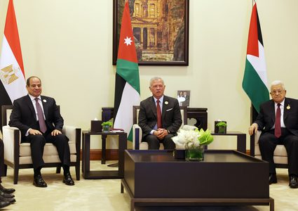 قمة ثلاثية فلسطينية أردنية مصرية تؤكد ضرورة الوقف الفوري للحرب على غزة