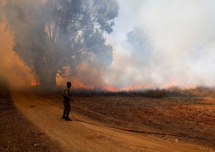 جيش الاحتلال: اشتعال حرائق في عدة مناطق بالشمال نحو 90 قذيفة صاروخية من لبنان