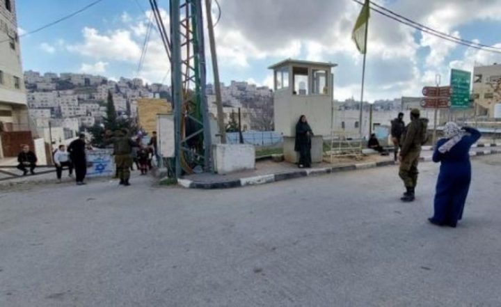 الاحتلال يُصعّد إجراءاته القمعية بحق أهالي البلدة القديمة في الخليل