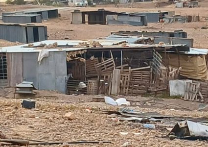 مستوطنون يهدمون 10 منشآت زراعية و"بركسات" بالمعرجات شمال غرب أريحا