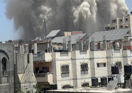 من استهداف الاحتلال لمخيم النصيرات وسط القطاع