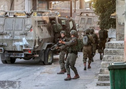 قوات الاحتلال تقتحم جنين وتصيب شابا بالرصاص