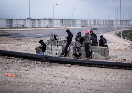 دولة الاحتلال تجمد 80 الف تصريح عمل للعمال الفلسطينيين