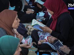 تحفيظ القرآن الكريم في مخيمات النزوح في دير البلح وسط قطاع غزة