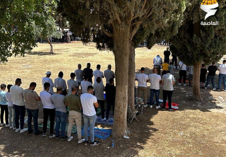 30 ألفا يؤدون صلاة الجمعة في المسجد الأقصى