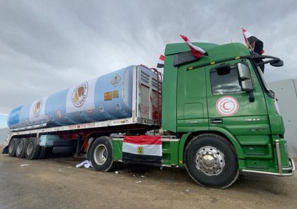 غنيم: إدخال 23 ألف لتر من الوقود إلى قطاع غزة لتشغيل آبار المياه