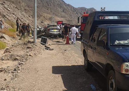 مصرع شاب وزوجته وطفلتهما من كفر قاسم إثر حادث سير في سيناء