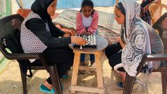 شرارة الحرب في غزة تحرق حلم الشابة دانا لينبعث من تحت الركام ويجذب تحديات جديدة