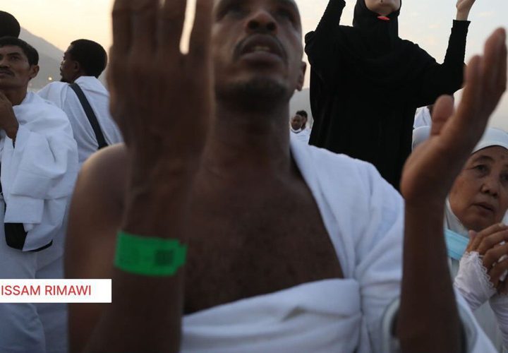 حجاج بيت الله الحرام على صعيد عرفات