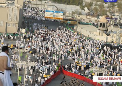 حجاج بيت الله الحرام على صعيد عرفات