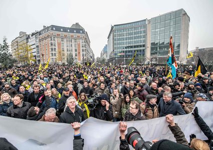 آلاف المتظاهرين في بروكسل ضد اليمين المتطرف