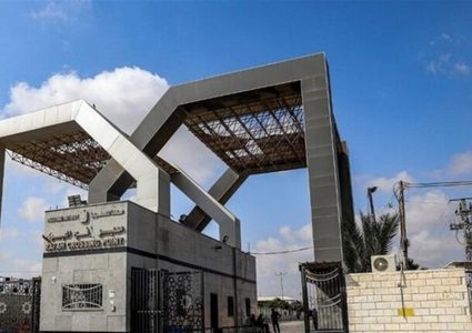 واشنطن بوست: إغلاق معبر رفح بدد آمال الفلسطينيين في الخروج من غزة