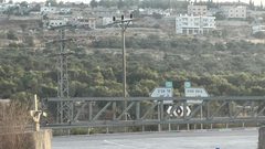 الاحتلال يواصل حصاره على قرية مردا شمال سلفيت ويعزلها عن محيطها