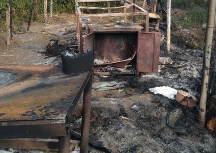 ‫احتراق بيوت بلاستيكية بفعل قنابل ضوئية أطلقها الاحتلال شمال طولكرم