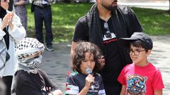 أطفال يشاركون في فعاليات بمونتريال الكندية دعماً لفلسطين