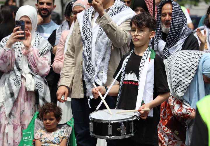 أطفال يشاركون في فعاليات بمونتريال الكندية دعماً لفلسطين
