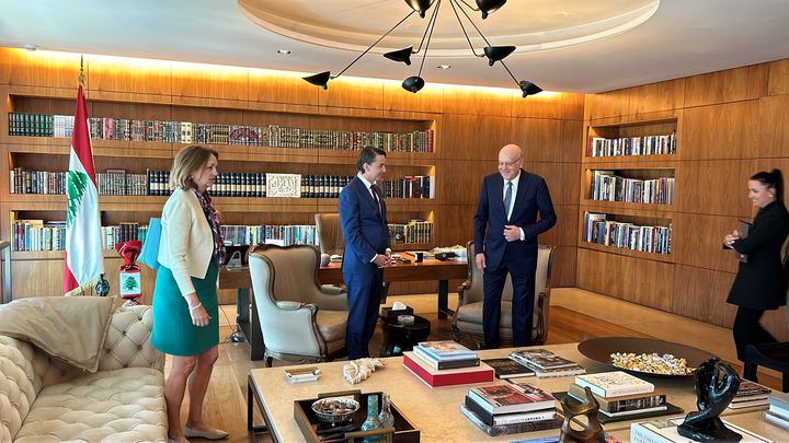 سفارة قبرص تعلّق أعمالها في لبنان