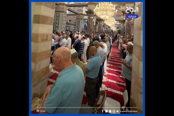 30 ألف مصل يؤدون صلاة الجمعة في الأقصى