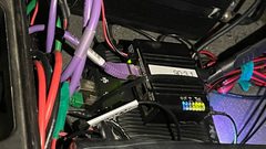 الأجهزة الأمنية تفكك سيارات يعتقد أنها مفخخة في نابلس