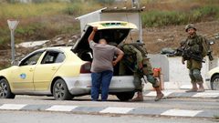 الاحتلال ينصب حاجزا عسكريا جنوب بيت لحم