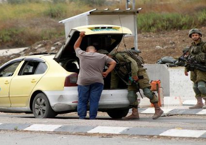 الاحتلال ينصب حاجزا عسكريا جنوب بيت لحم