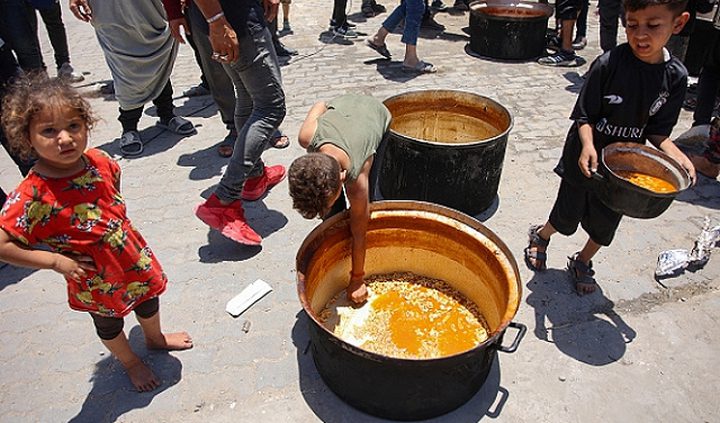 حالات تسمم جراء تناول أغذية فاسدة في قطاع غزة